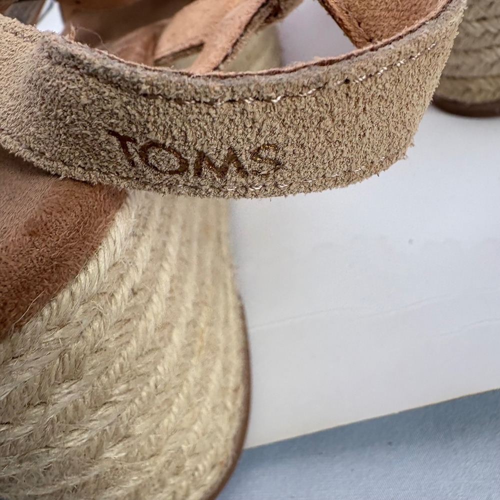 Toms Womens 9 Sandals Tan Suede Espadrille Willow Wedge Platform Honey 3.5" Heel - Picture 6 of 11